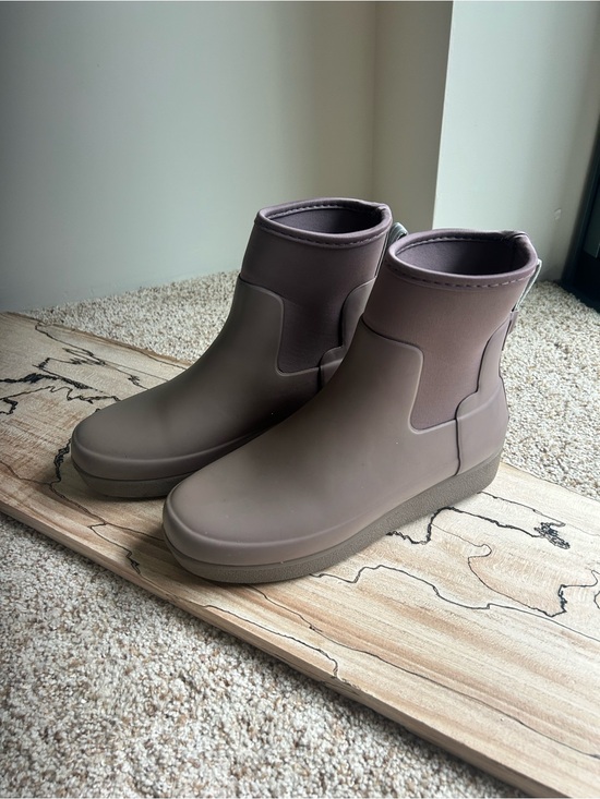 Hunter Shoes - Hunter Mauve Taupe Neoprene Collar Ankle Rain Boots Short Bootie Size 6.5